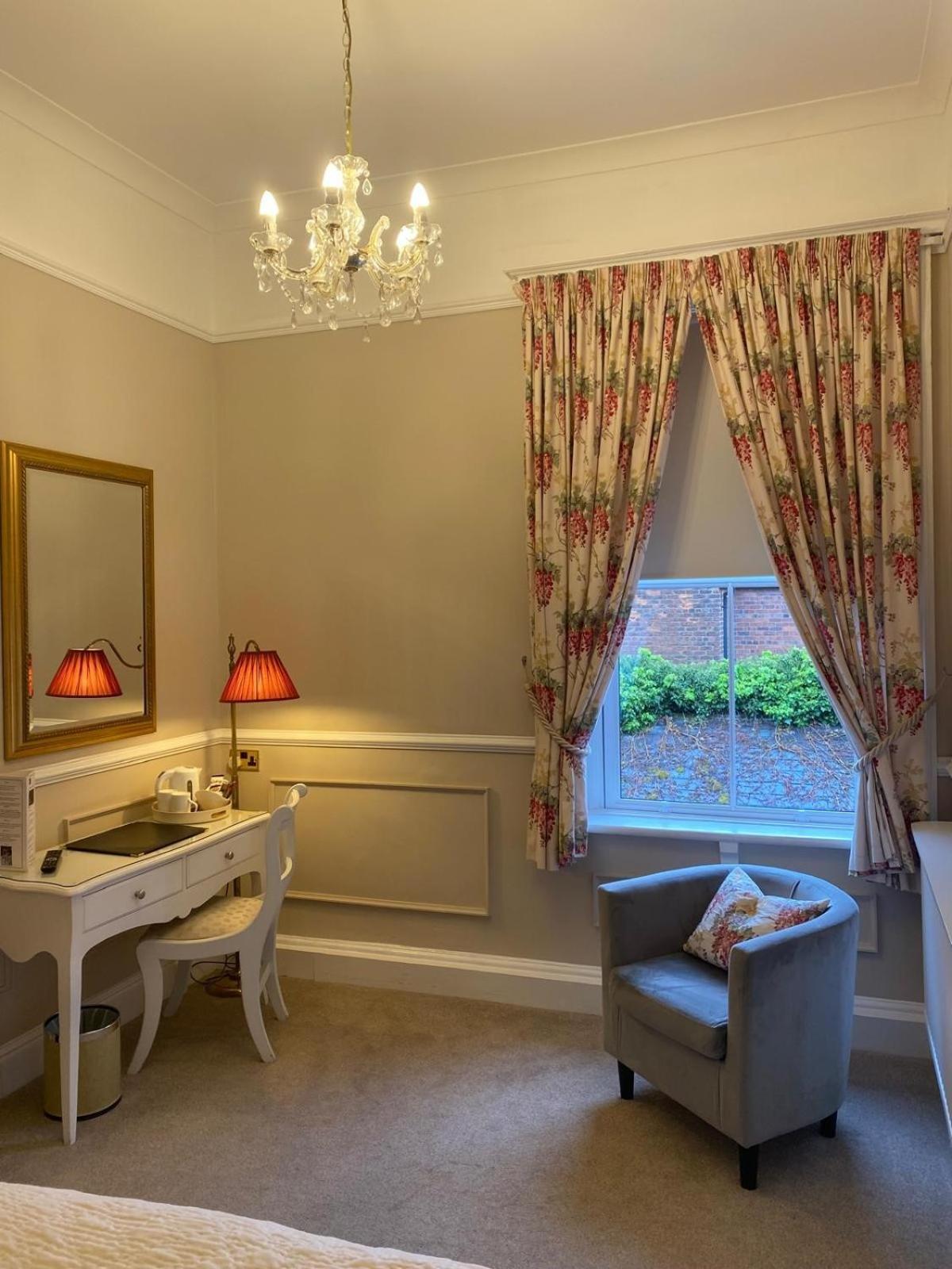 Alexandra Court Hotel Congleton Eksteriør bilde